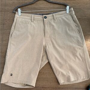 Soul Link Men's Tan Flat Front Shorts